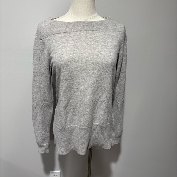 Nanette Lepore Women’s Sweater 100% 2 Ply Cashmere Gray Sz L Soft Luxury Preppy - Picture 1 of 11